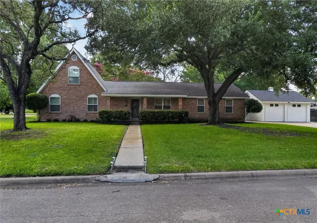 2nd image of 1622 Twin Island Dr, Lockhart, TX 78644 | MLS# 619516
