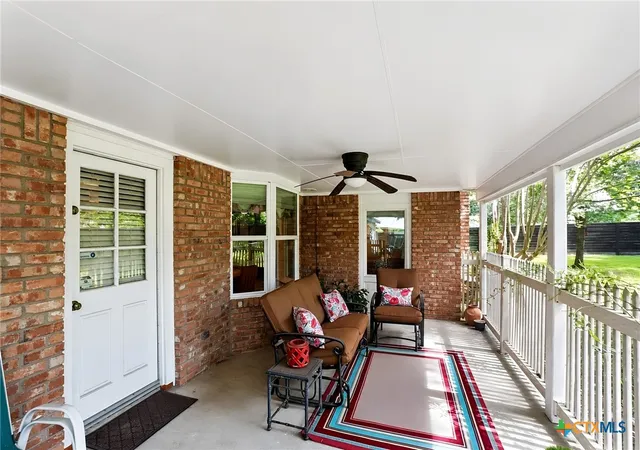 4th image of 1622 Twin Island Dr, Lockhart, TX 78644 | MLS# 619516