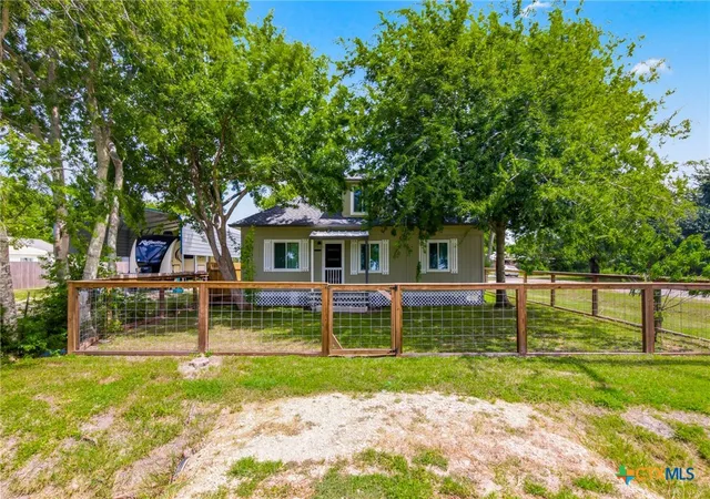 2nd image of 502 W Houston Ave, Seadrift, TX 77983 | MLS# 617978