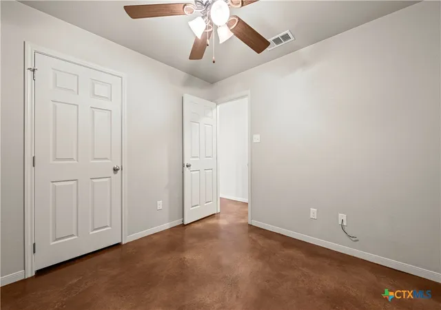 Listing Photo 4 - Condo for sale in building located at 1521 Aztec Trace, Harker Heights, TX 76548 - Unit #A & B