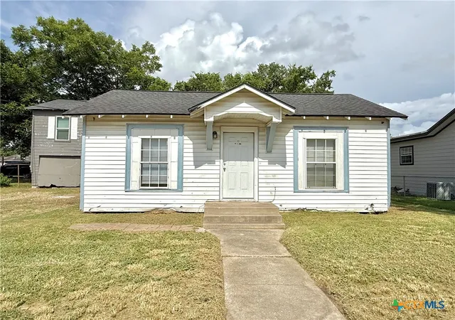Photo 1 of Single family home for sale at 1006 N Goldman St, Victoria, TX 77901 | MLS# 619580 | Listing updated on 2026-07-14