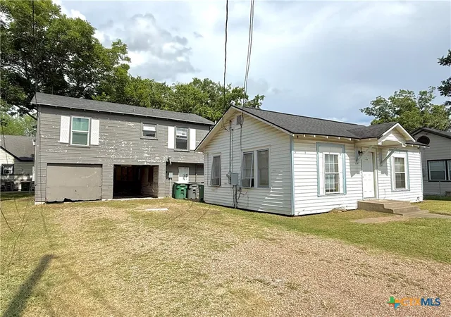 Photo 2 of Single family home for sale at 1006 N Goldman St, Victoria, TX 77901 | MLS# 619580 | Listing updated on 2026-07-14