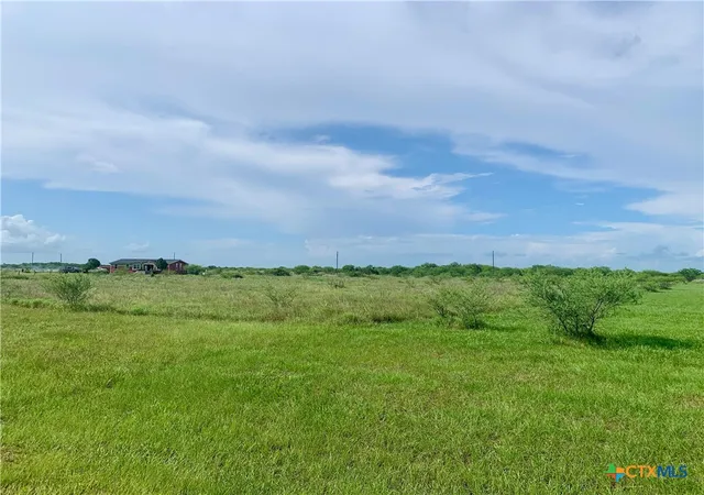 2nd image of 483 Shin Oak Rd, Victoria, TX 77904 | MLS# 619277