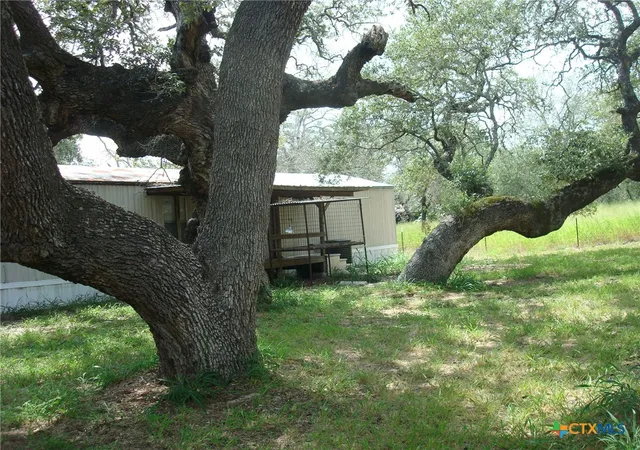 Photo 3 of Manufactured home for sale at 118 Country Oaks Dr, La Vernia, TX 78121 | MLS# 619557 | Listing updated on 2026-07-14