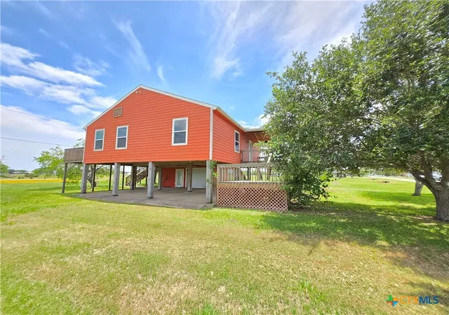 3rd image of 205 Buckskin Dr, Palacios, TX 77465 | MLS# 619656