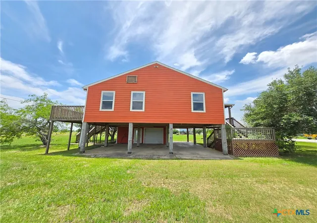 5th image of 205 Buckskin Dr, Palacios, TX 77465 | MLS# 619656