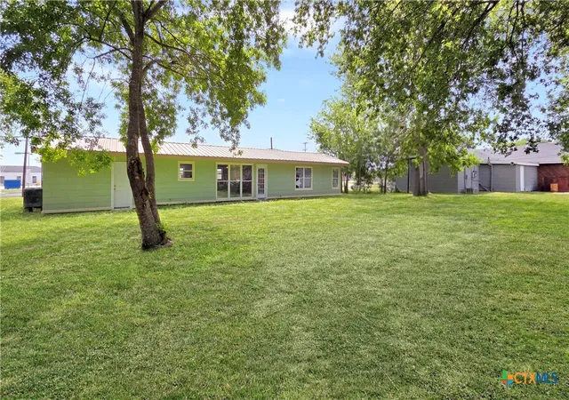 16th image of 1021 N Virginia St, Port Lavaca, TX 77979 | MLS# 619333
