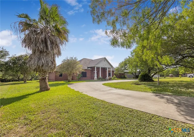 Photo 2 of Single family home for sale at 438 Westpark Ave, Victoria, TX 77905 | MLS# 619584 | Listing updated on 2026-07-15