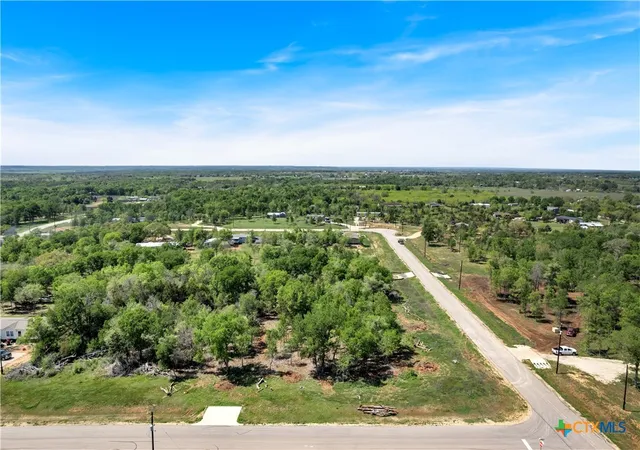 3rd image of 112 Empire St, Elgin, TX 78621 | MLS# 619569