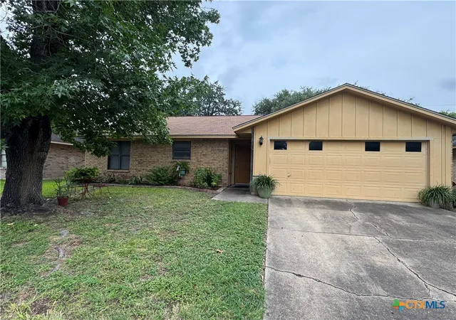 2nd image of 202 Vanessa Ln, Victoria, TX 77901 | MLS# 619725