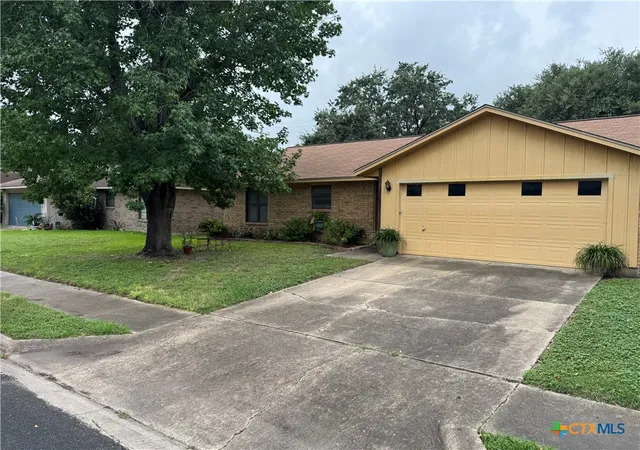 3rd image of 202 Vanessa Ln, Victoria, TX 77901 | MLS# 619725
