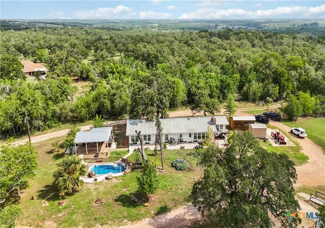 5th image of 227 Henderson Ln, Lockhart, TX 78644 | MLS# 619739