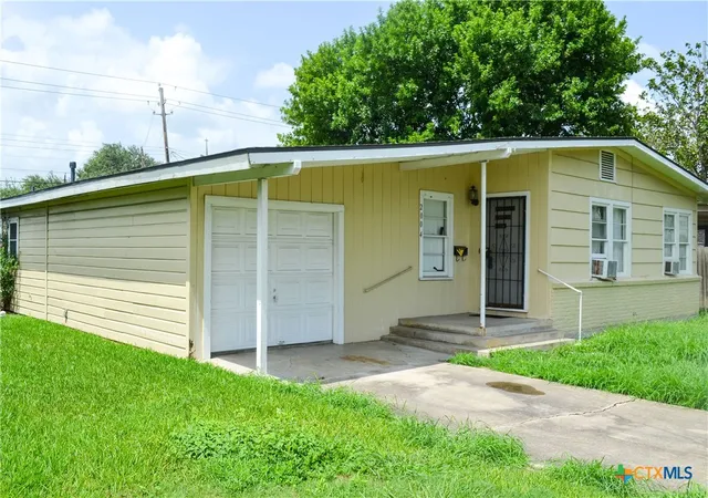 2nd image of 2004 Navidad St, Victoria, TX 77901 | MLS# 619883