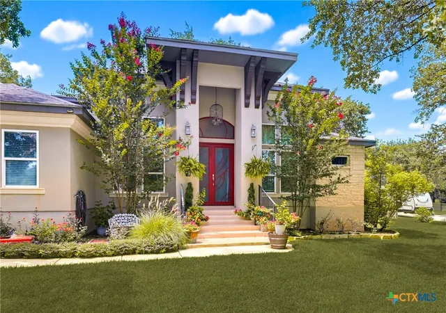 2nd image of 300 Cibolo Ridge Dr, La Vernia, TX 78121 | MLS# 619907