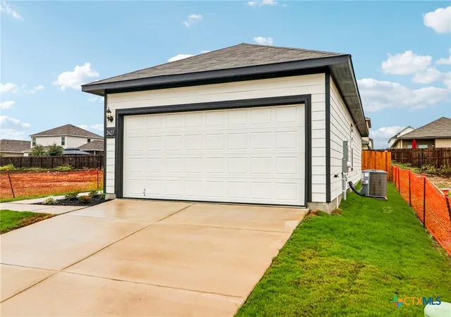 Photo 3 of Single family home for sale at 2427 Rambo Dr, San Antonio, TX 78224 | MLS# 619940 | Listing updated on 2026-10-06