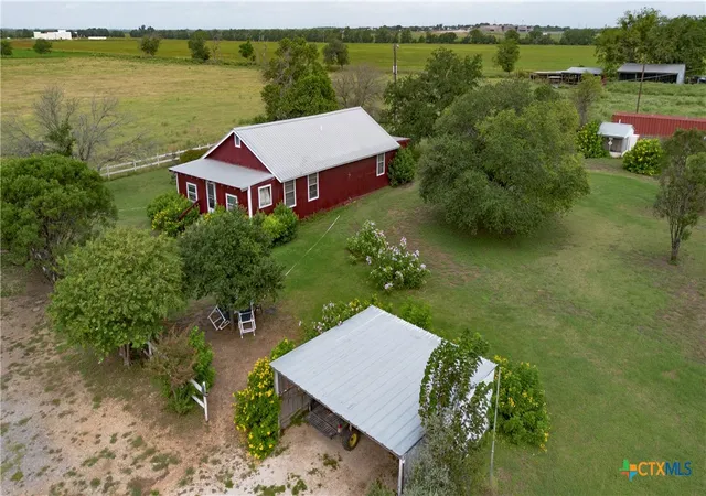 Photo 3 of Single family home for sale at 402 Happy Hvn Rd, Mc Queeney, TX 78123 | MLS# 619960 | Listing updated on 2026-07-18