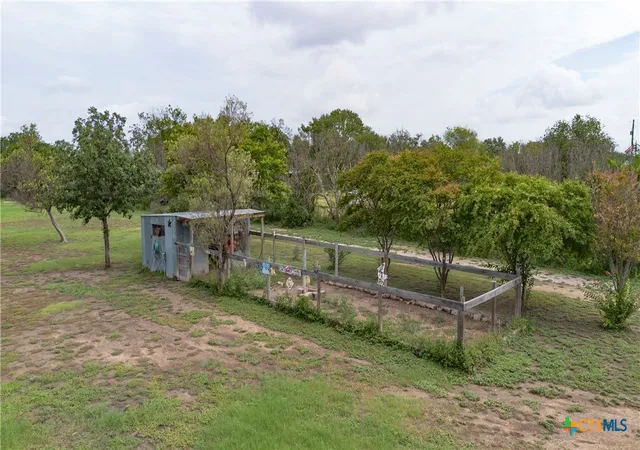 Photo 3 of Single family home for sale at 402 Happy Hvn Rd, Mc Queeney, TX 78123 | MLS# 619960 | Listing updated on 2026-07-18