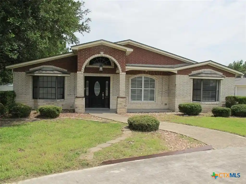 Photo 1 of Sale Pending at 1011 Llewellyn Ln, Killeen, TX 76542 | MLS# 619574 | Listing updated on 2026-10-17