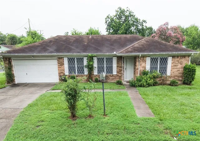 1st image of 2411 Ozark St, Victoria, TX 77901 | MLS# 619029