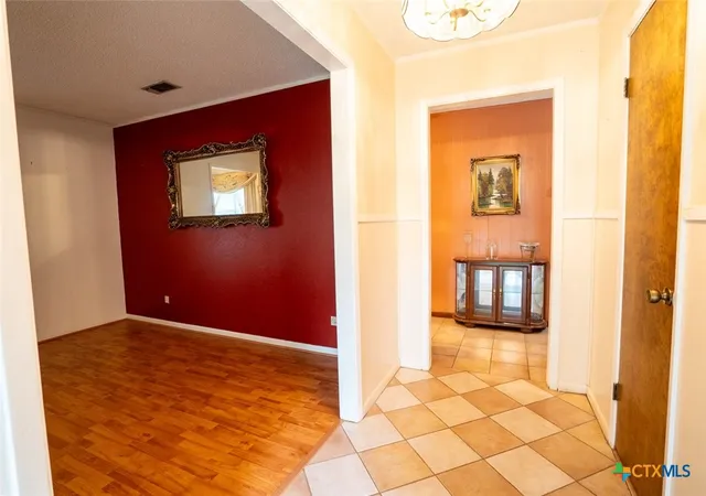 4th image of 2411 Ozark St, Victoria, TX 77901 | MLS# 619029