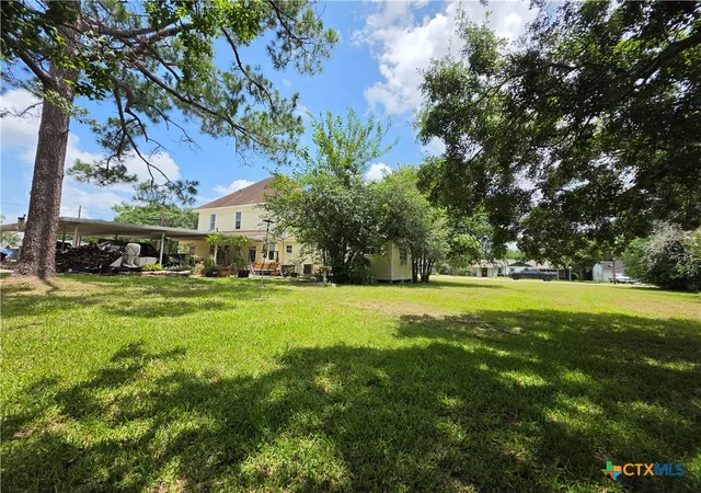 3rd image of 602 W Live Oak St, Edna, TX 77957 | MLS# 619433