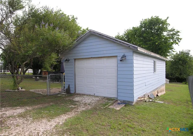 Photo 4 of Single family home for sale at 13 Cockrell Cir, Lampasas, TX 76550 | MLS# 619421 | Listing updated on 2026-07-29