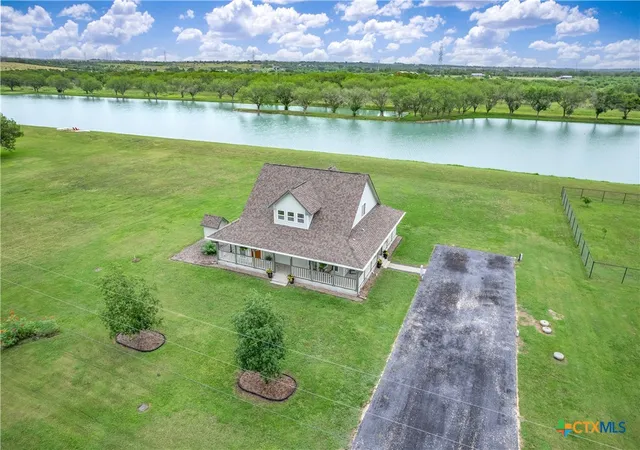 2nd image of 227 Ski Plex Dr, Seguin, TX 78155 | MLS# 619886
