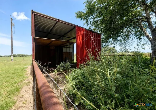 20th image of 4526 E State Hwy 111, Yoakum, TX 77995 | MLS# 620131