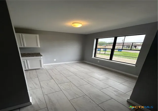 4th image of 1601 Meadowview Dr, Port Lavaca, TX 77979 | MLS# 620157