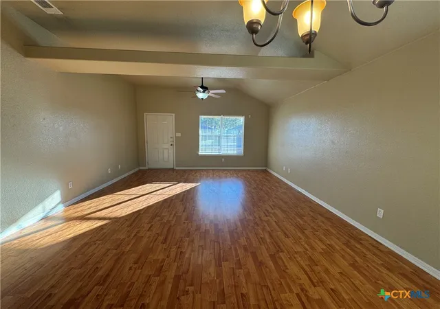 Listing Photo 4 - Condo for sale in building located at 3003 Baldwin Loop, Killeen, TX 76549