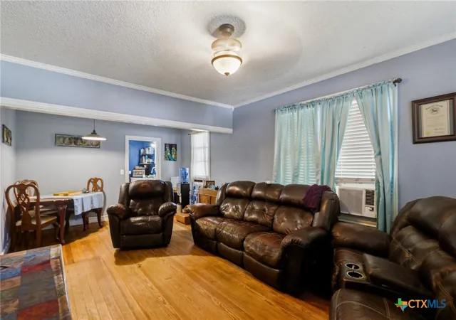 4th image of 705 W San Antonio St, Victoria, TX 77901 | MLS# 620191