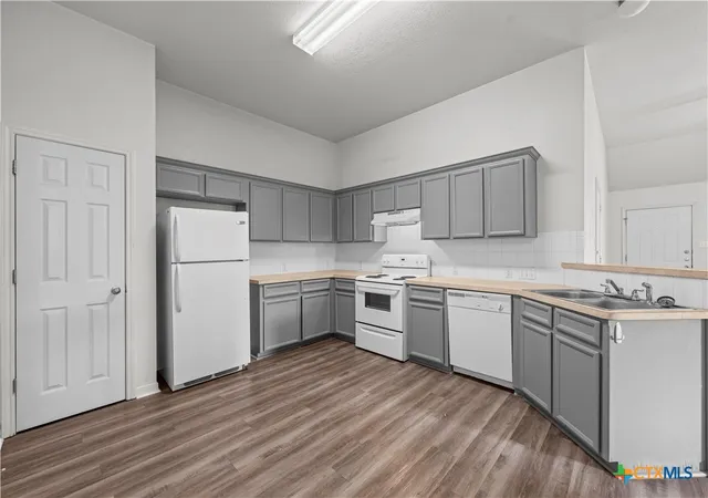 Listing Photo 5 - Condo for sale in building located at 200 Dale Earnhardt Dr, Harker Heights, TX 76548