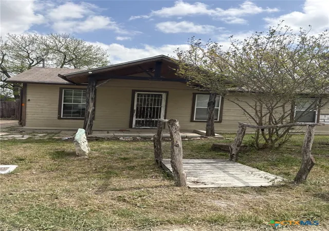1st image of 117 Paul St, Rogers, TX 76569 | MLS# 619581