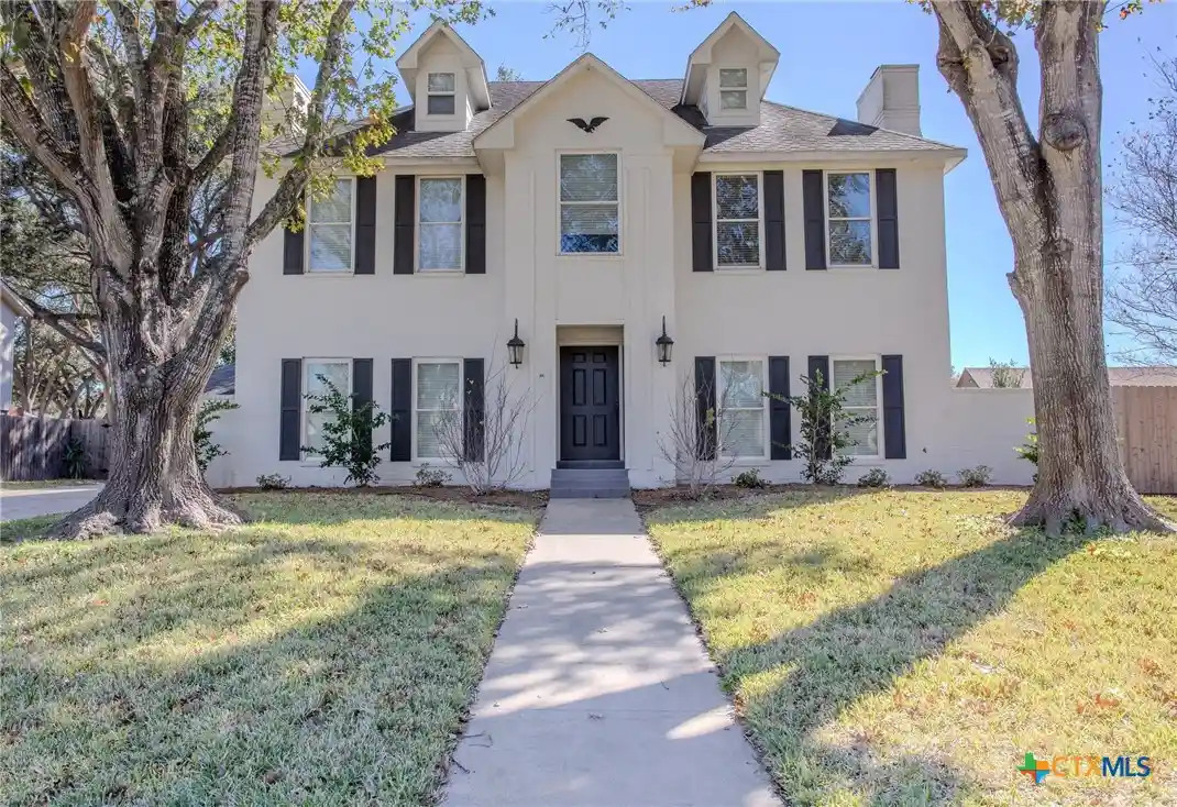 Photo 1 of Single family home for sale at 303 Turtle Rock Dr, Victoria, TX 77904 | MLS# 620104 | Listing updated on 2026-10-20