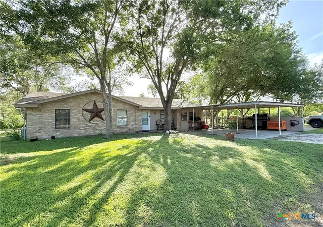 2nd image of 1209 Cobb St, Edna, TX 77957 | MLS# 620333
