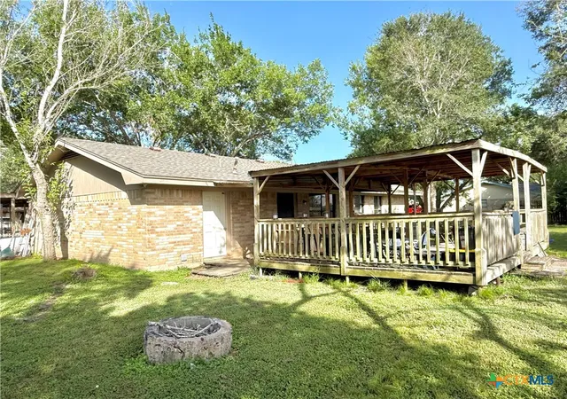 34th image of 1209 Cobb St, Edna, TX 77957 | MLS# 620333