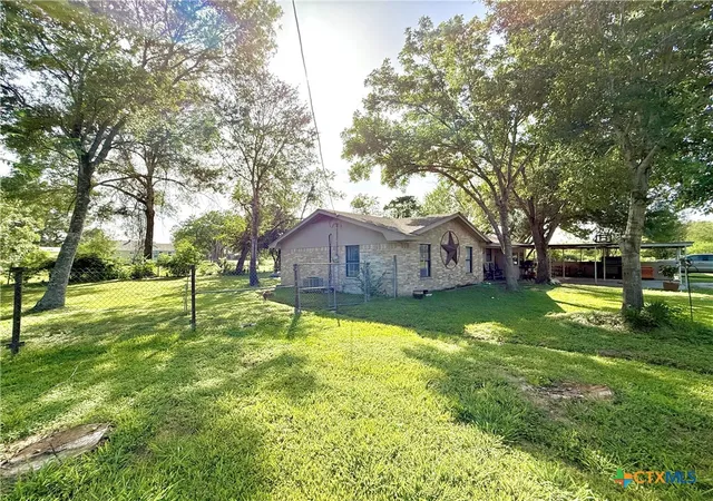 3rd image of 1209 Cobb St, Edna, TX 77957 | MLS# 620333