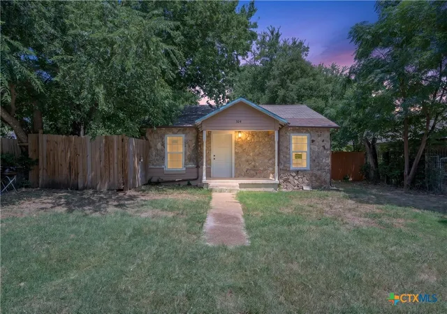 3rd image of 504 N 16Th St, Killeen, TX 76541 | MLS# 620356