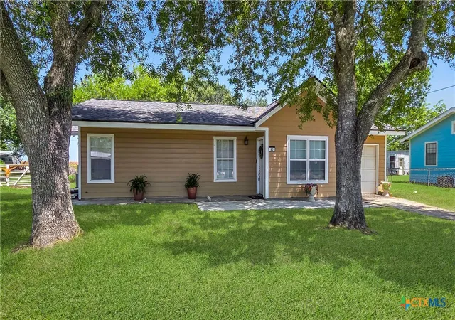 1st image of 82 Bayou Dr, Port Lavaca, TX 77979 | MLS# 620321