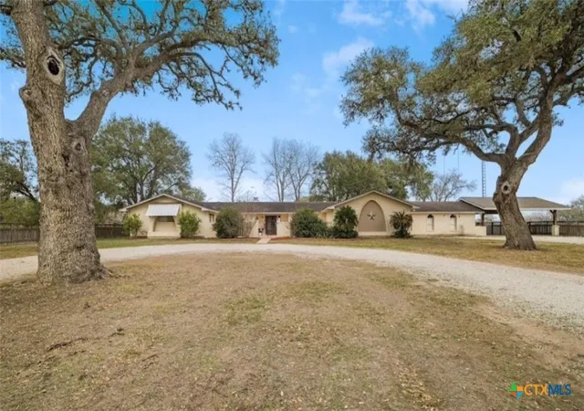 Photo 1 of Sale Pending at 404 Glen Oaks Ln, Cuero, TX 77954 | MLS# 620312 | Listing updated on 2026-07-29
