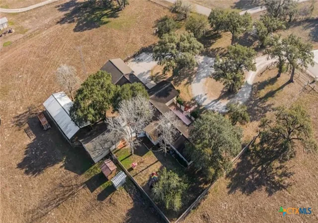 Photo 3 of Sale Pending at 404 Glen Oaks Ln, Cuero, TX 77954 | MLS# 620312 | Listing updated on 2026-07-29