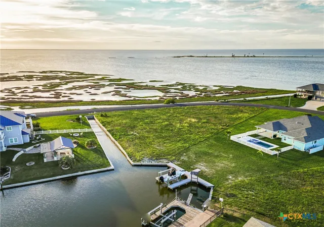 3rd image of 20 Northpointe Dr, Rockport, TX 78382 | MLS# 620502