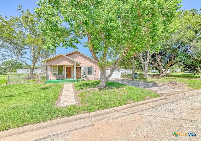 1st image of 810 N Avenue H, Shiner, TX 77984 | MLS# 620483