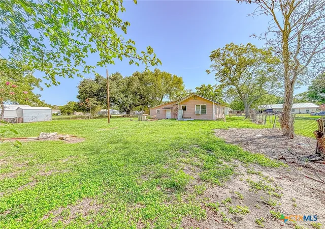 Photo 4 of Single family home for sale at 810 N Ave H, Shiner, TX 77984 | MLS# 620483 | Listing updated on 2026-09-28