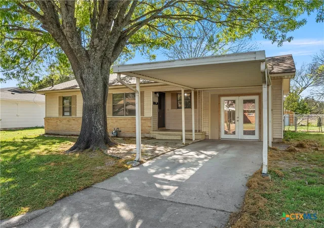 3rd image of 901 N Main St, West, TX 76691 | MLS# 620605