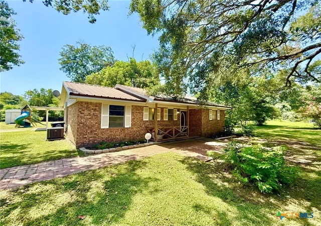 3rd image of 250 Robertson St, Lolita, TX 77971 | MLS# 619922