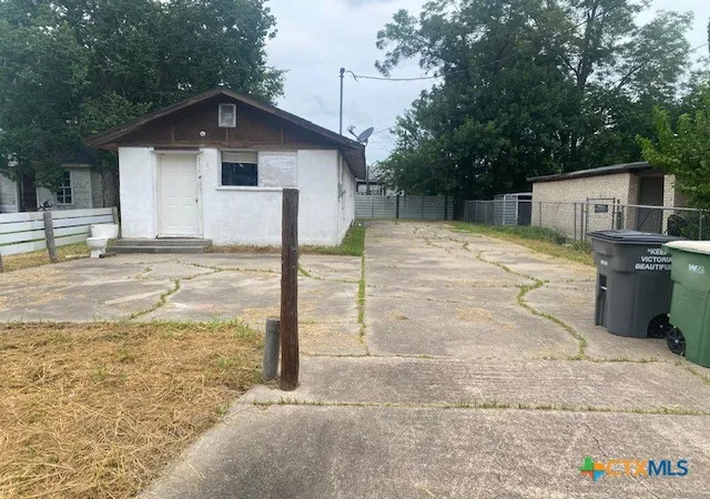 1st image of 2516 Ozark St, Victoria, TX 77901 | MLS# 620588