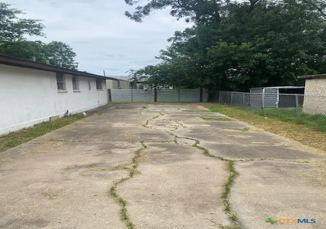 2nd image of 2516 Ozark St, Victoria, TX 77901 | MLS# 620588