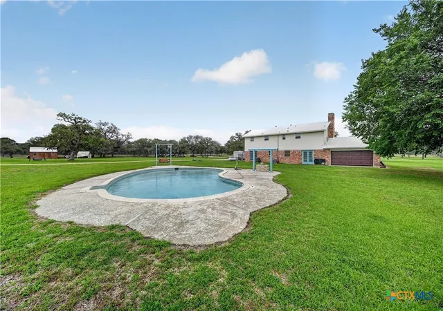 Photo 3 of Single family home for sale at 6072 County Rd 122, Hallettsville, TX 77964 | MLS# 619759 | Listing updated on 2026-07-24