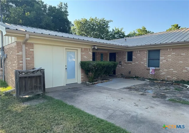 2nd image of 105 Curry Dr, Gatesville, TX 76528 | MLS# 620440